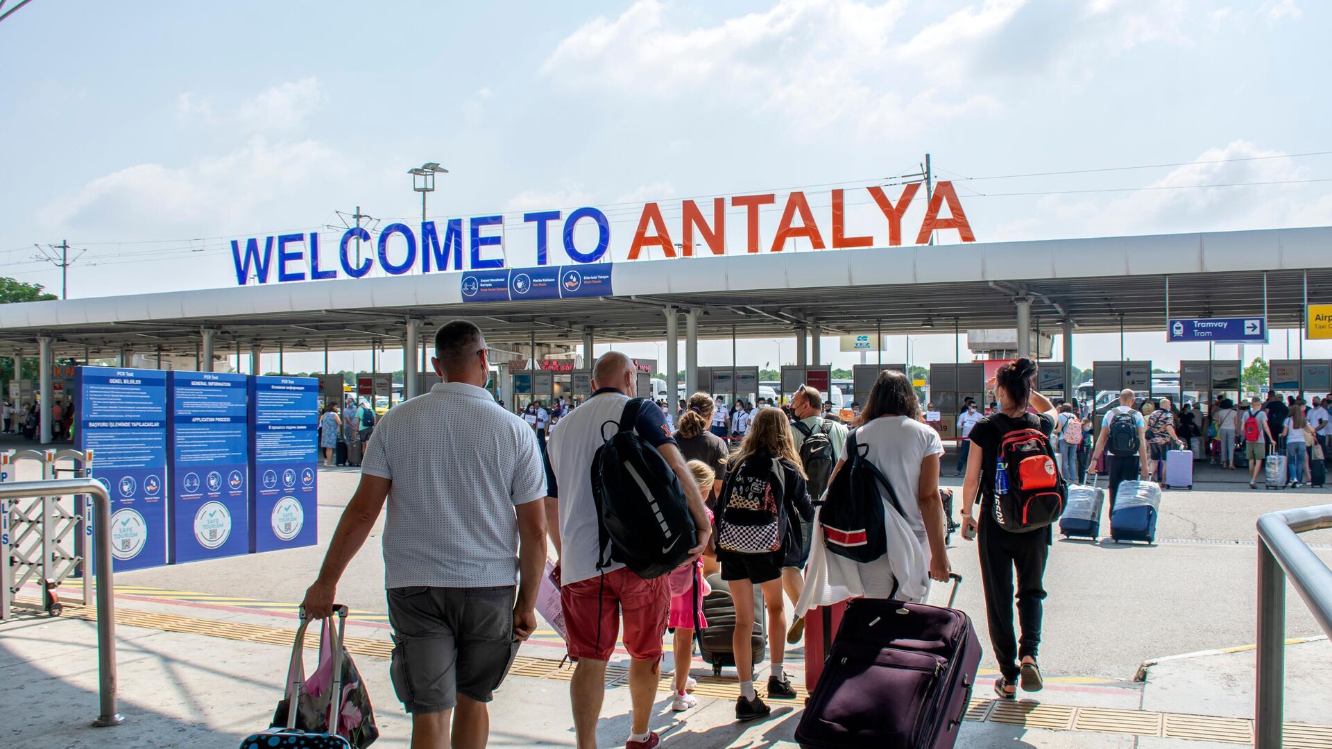 Antalya turist sayısında tüm zamanların rekorunu kırdı: Rusya’dan 4 milyon turist geldi