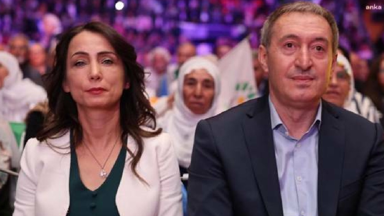 Hatimoğulları ve Bakırhan’dan Akdeniz Belediyesi’ne kayyım tepkisi: İç barış kayyımla değil, demokrasi ile sağlanır
