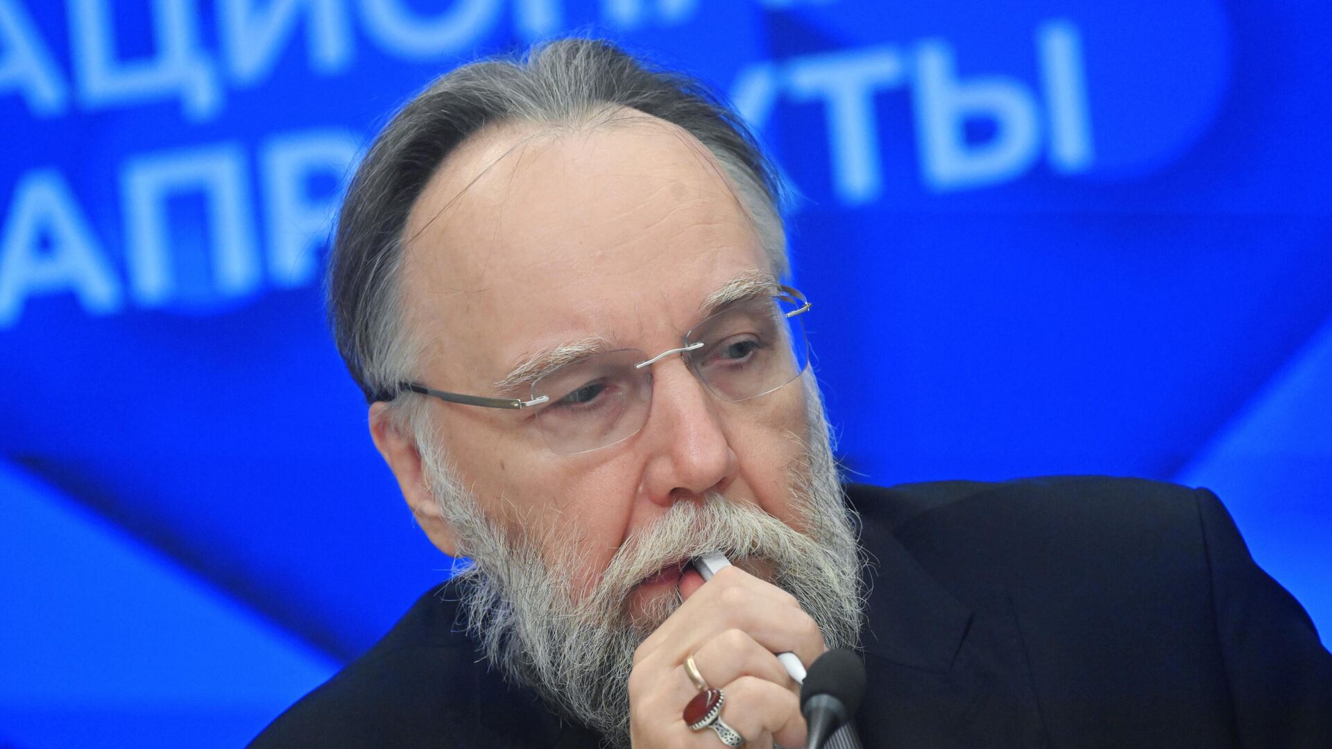 Rus düşünür Dugin: Trump, Ukrayna’daki çatışmanın çözümünü erteleyebilir