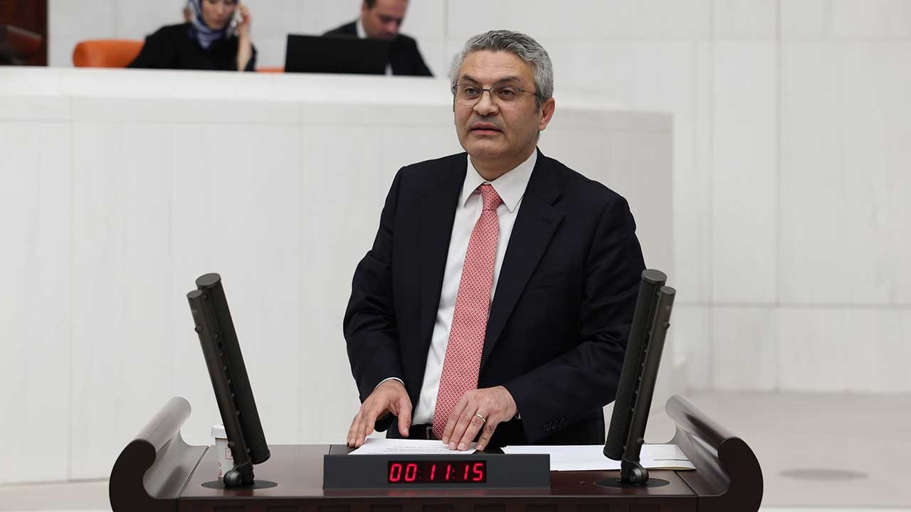 Oğuz Kaan Salıcı: Hem barış olsun hem demokrasi olsun