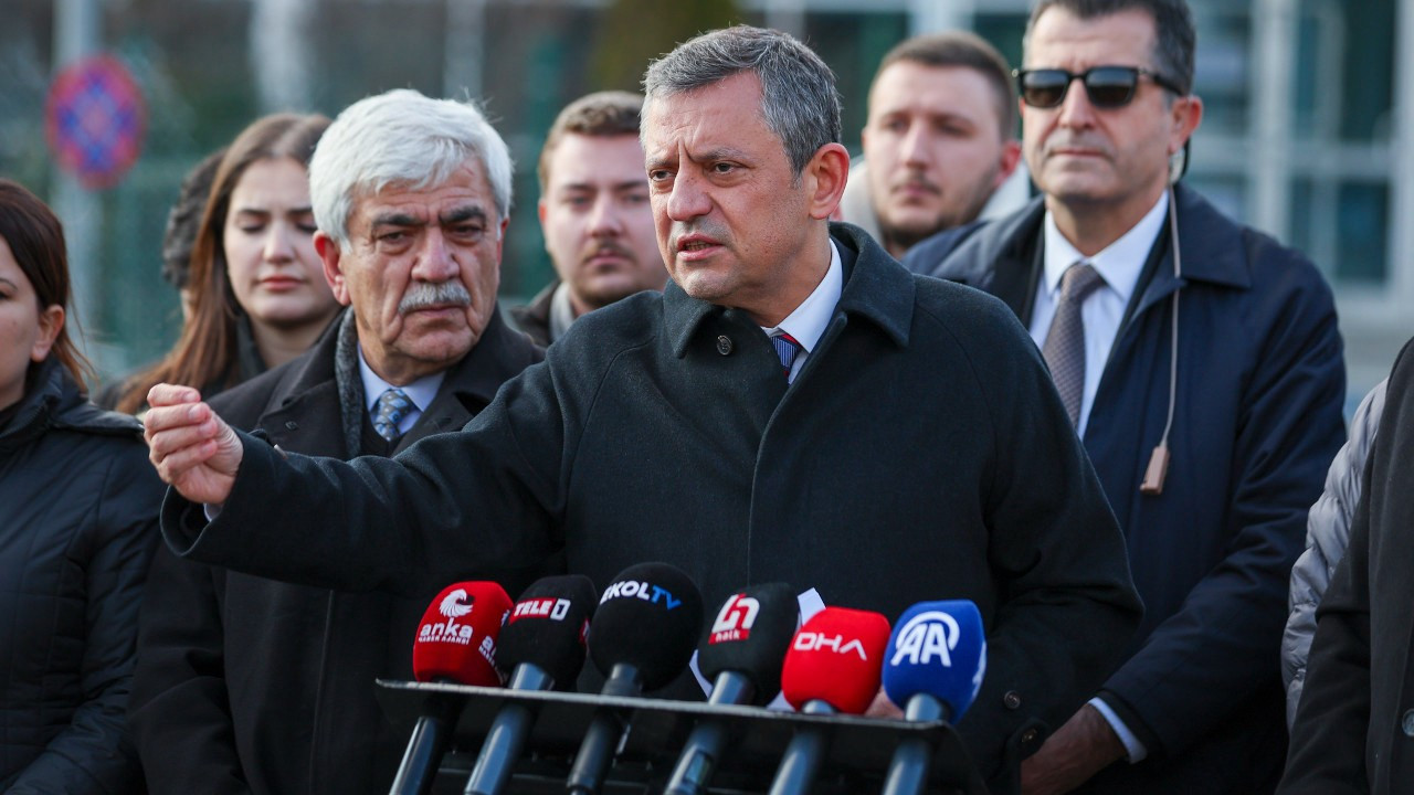 Özgür Özel: Bana ve Müsavat Dervişoğlu’na yapamadığını Özdağ’a yapıyor