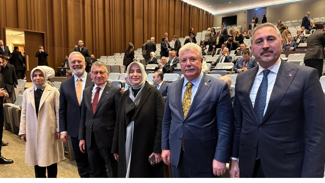 Özlem Zengin’den MKYK açıklaması