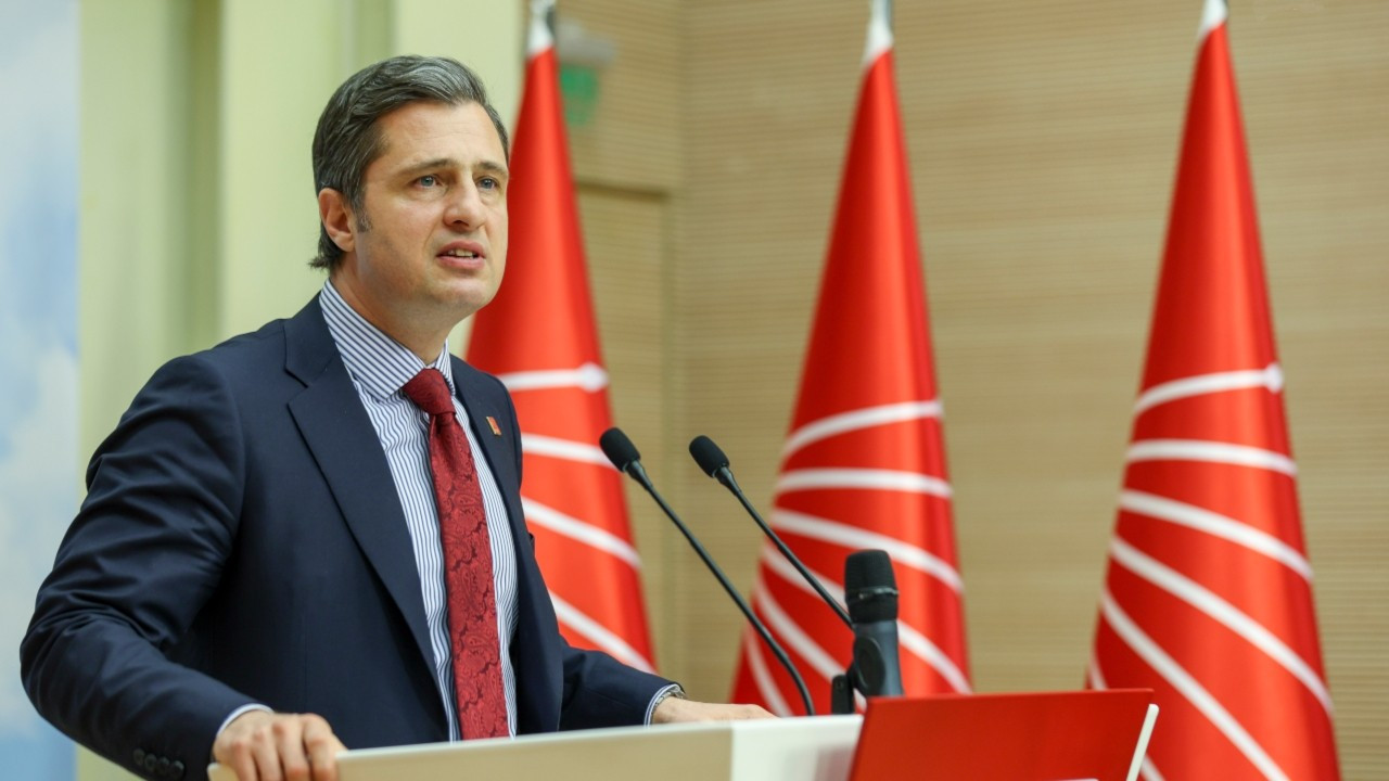 Deniz Yücel: ‘Bahçeli büyük fedakârlık yaptı’ benzeri kahramanlık hikâyeleri yazılması gereçke dışı’