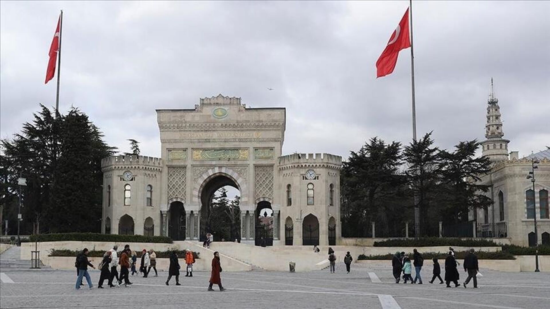 İstanbul Üniversitesi diploma iptallerine ilişkin gerekçeleri açıkladı: ‘İmamoğlu, kontenjan dışı kayıt yaptırmış’