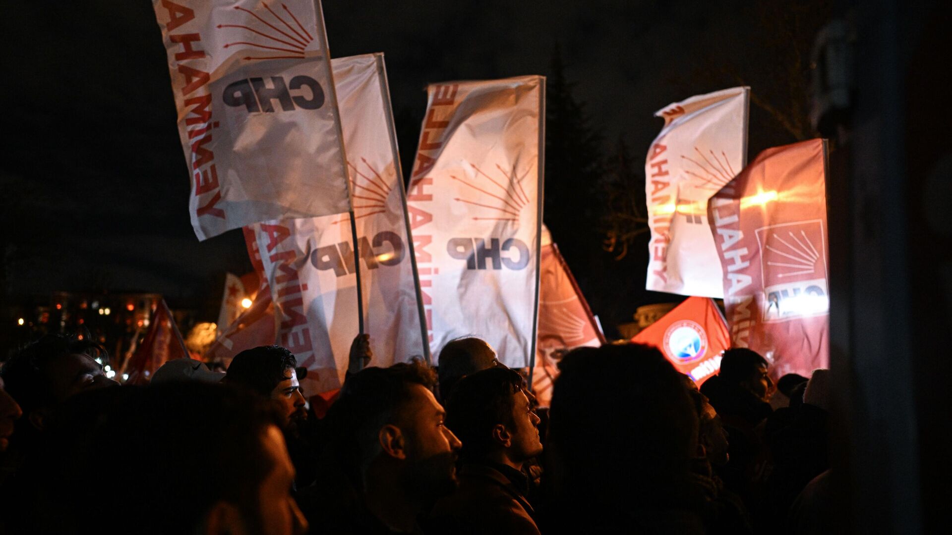 İstanbul’da izinsiz gösterilerde 178 zanlı tutuklandı