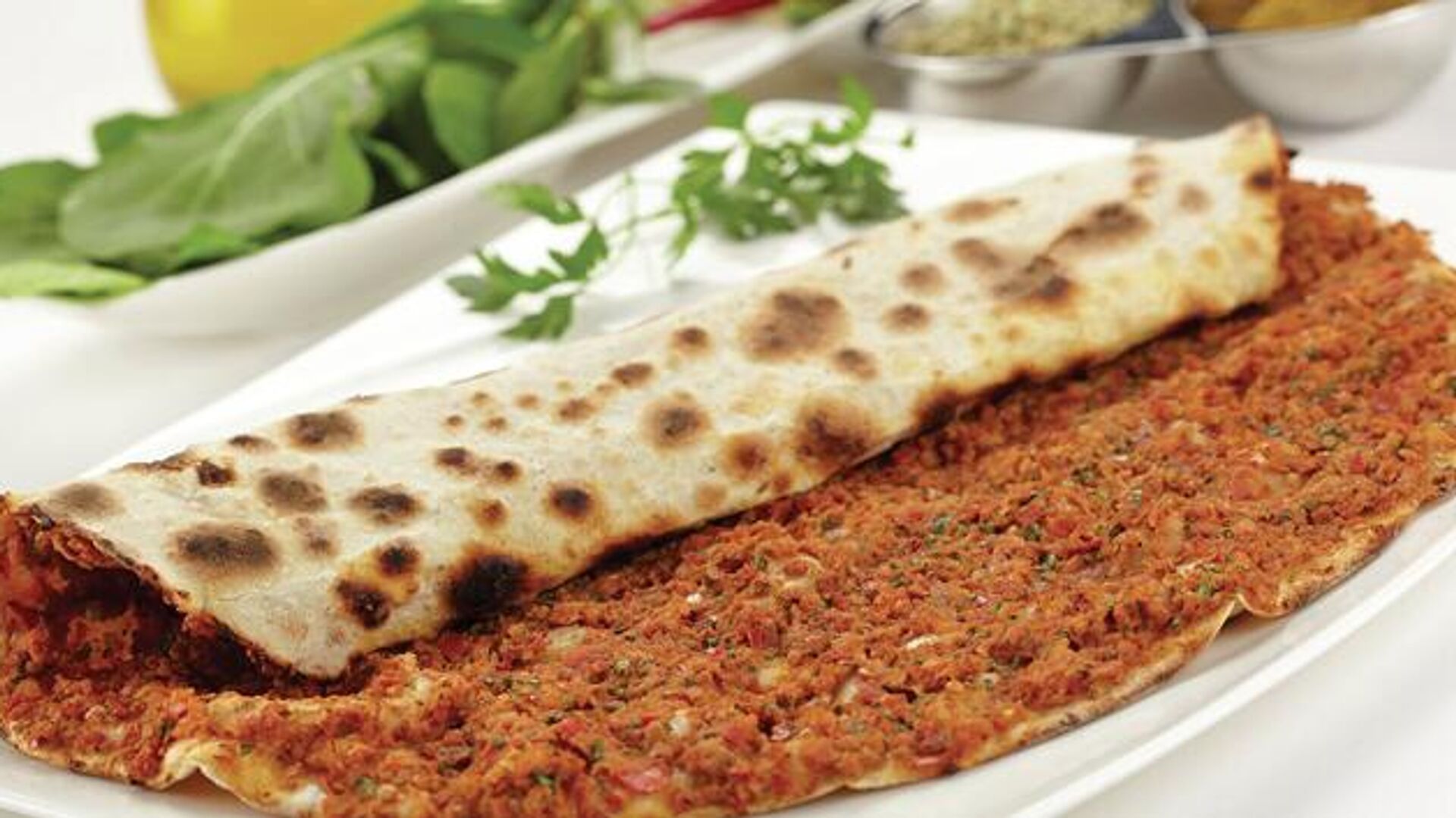 İstanbul’u terk eden oyuncu ’14 kişiye lahmacun ayran bin 400 lira’ demişti: Lahmacun kaç TL oldu? Dikkat çeken fiyatlar