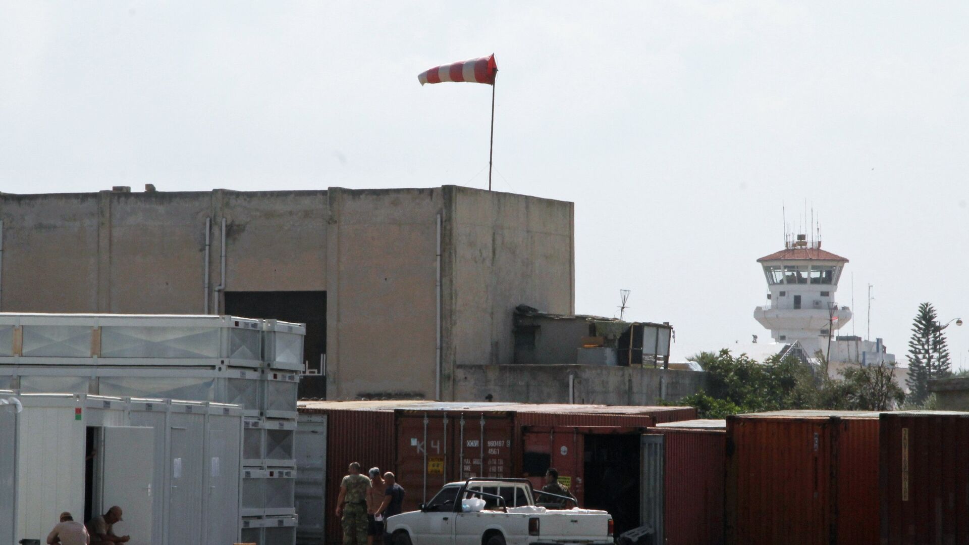 Rus Dışişleri: Suriye’de etnik şiddetten kaçan 8 binden fazla kişiyi Hmeymim Hava Üssü’ne aldık