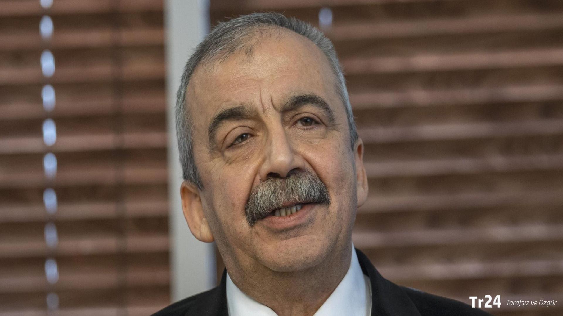 Sırrı Süreyya Önder’in sağlık durumuna ilişkin kardeşinden açıklama geldi: ‘Ümitliyiz, bekliyoruz’