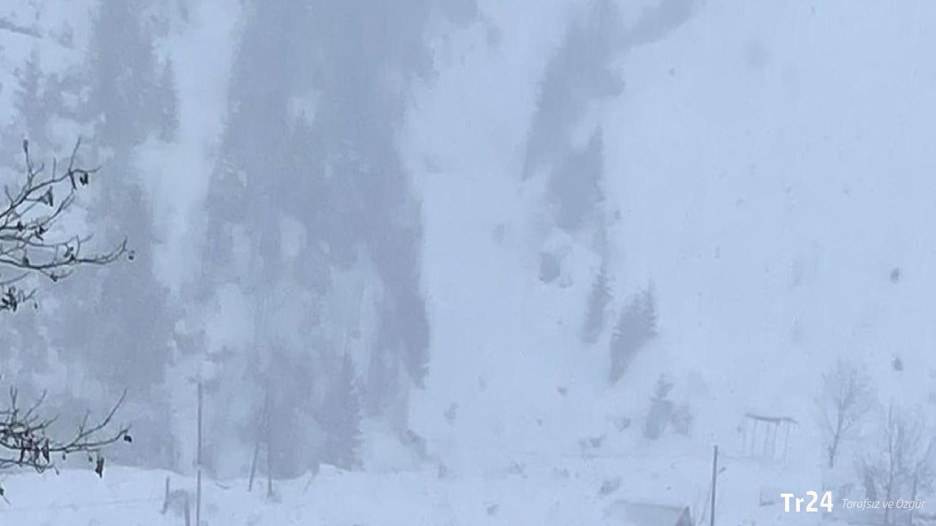 Alp Dağları’ndan kopan dev buzul koca bir köyü yuttu: Haritadan tamamen silindi, belediye başkanı göz yaşlarını tutamadı