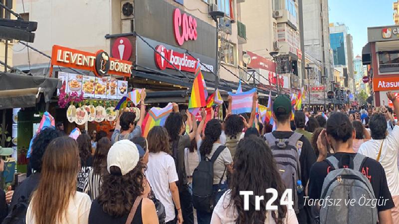 13. İzmir Onur Yürüyüşü yapıldı: Doğduğumuz, aşık olduğumuz, yürüdüğümüz sokakları terk etmeye niyetimiz yok