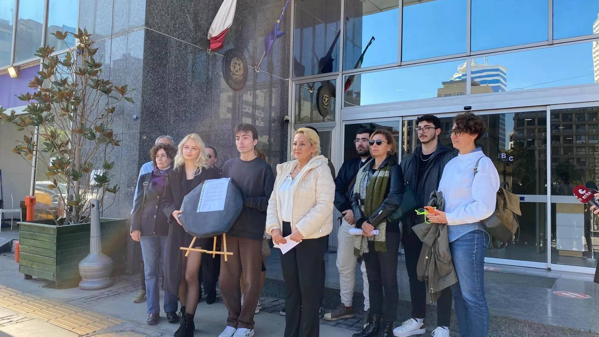 Türk öğrencilere vize engeli: 50 bin genç eğitim hakkından oldu