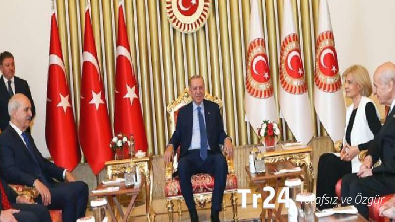 15 Temmuz’da dikkat çeken kare: Erdoğan, Bahçeli ve Çiller, Meclis’te bir araya geldi
