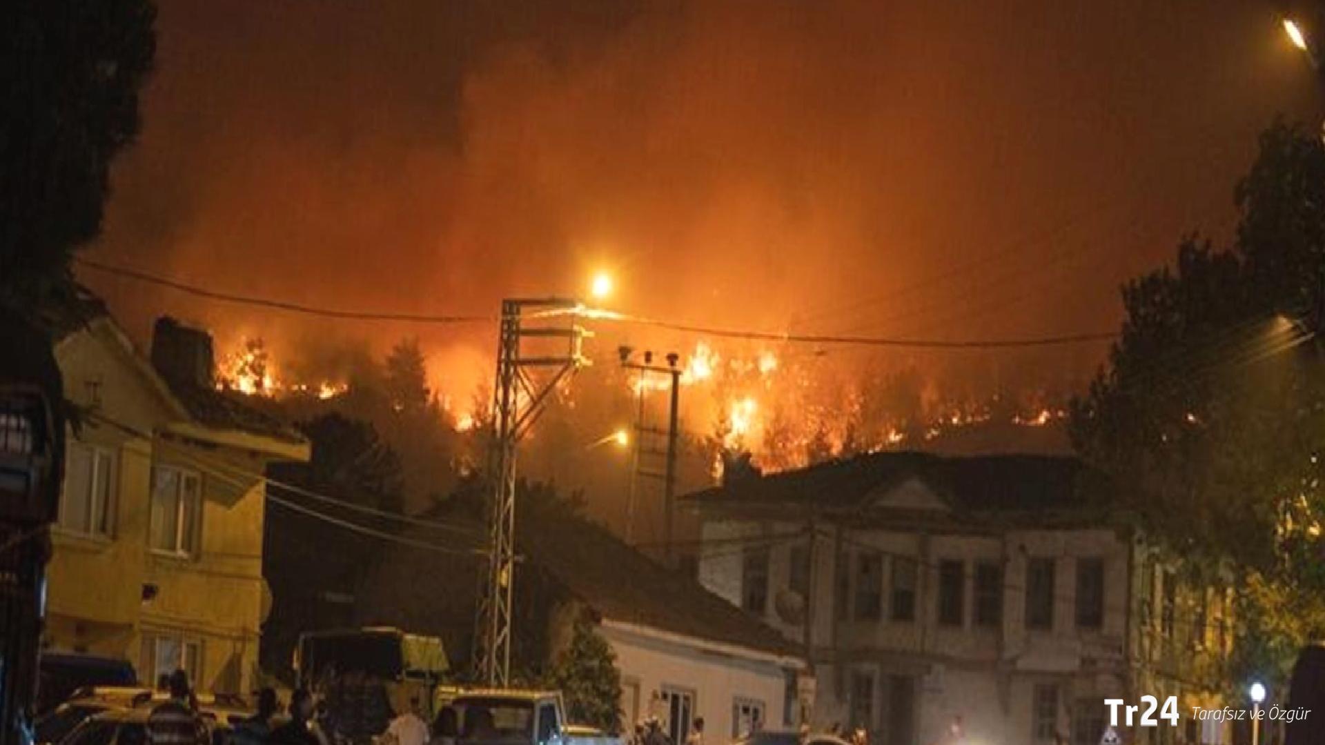 Sakarya’daki yangın 2. gününde: İki mahalle tahliye edildi, alevlerle mücadele gece boyu sürdü