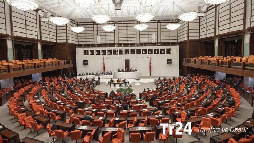 Aralarında Ümit Özdağ, Cemal Enginyurt, Koray Aydın da yer aldı; 200’ü aşkın siyasetçi ve aydından “yeni anayasa” bildirisi