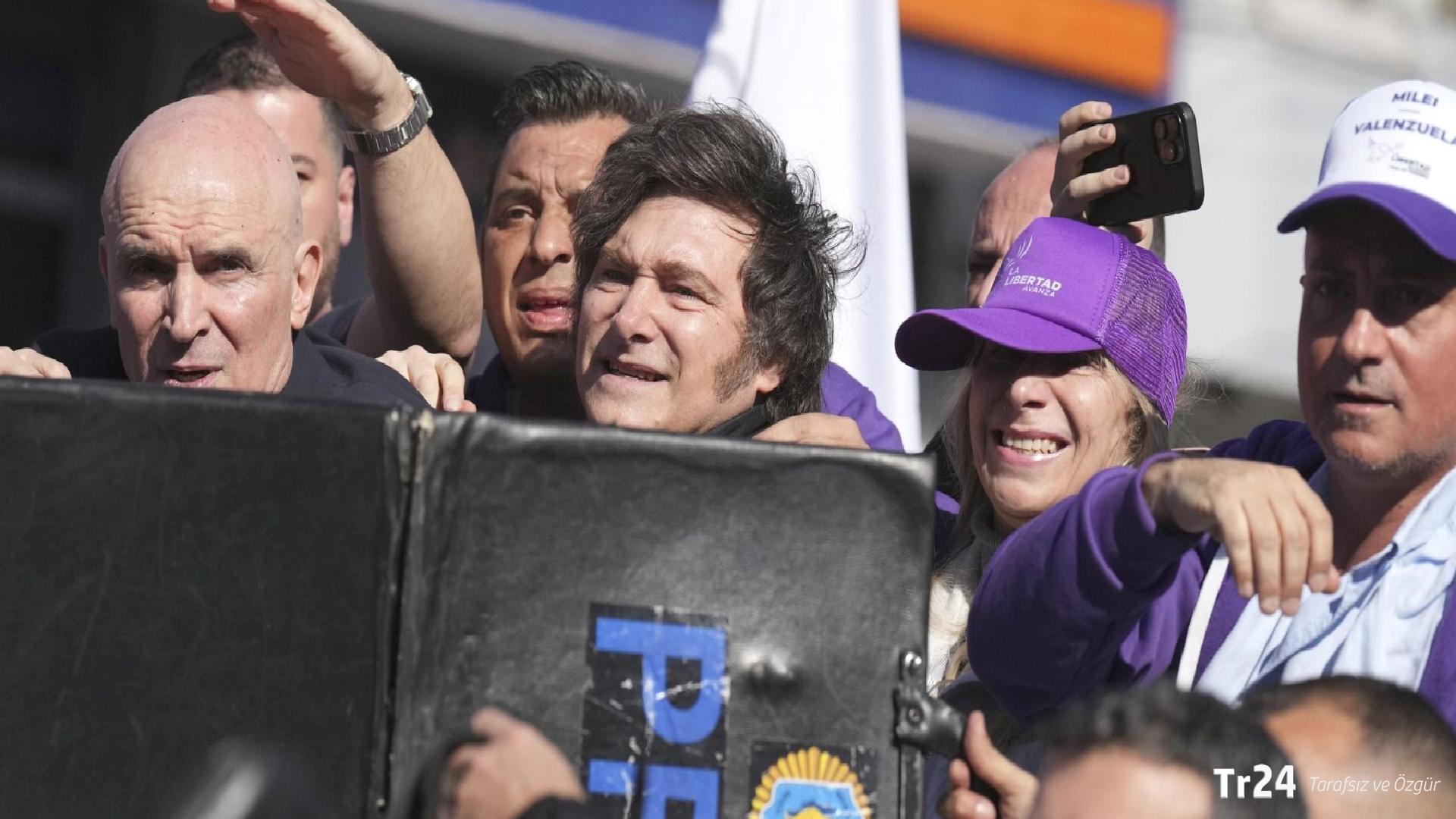 Arjantin Devlet Başkanı Javier Milei taşlı saldırıya uğradı