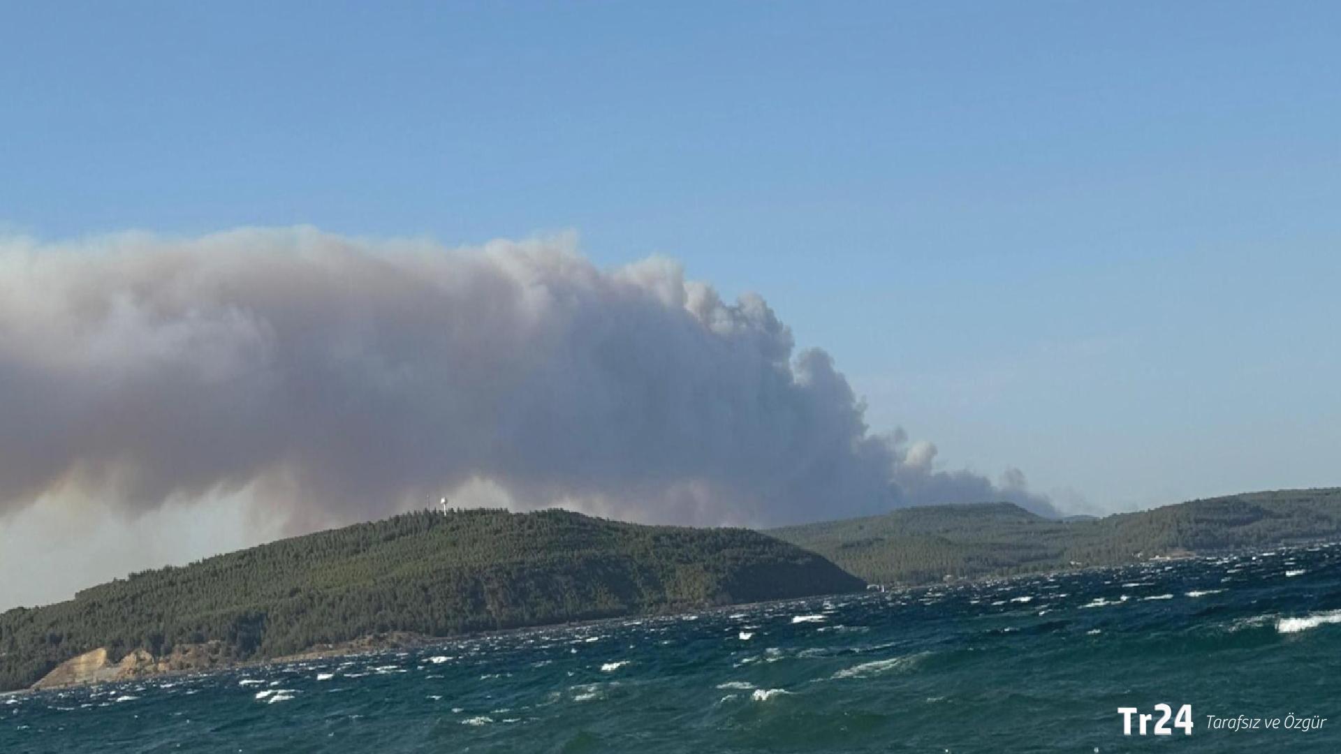 Gelibolu’da orman yangını büyüyor: Bir köy tahliye edildi