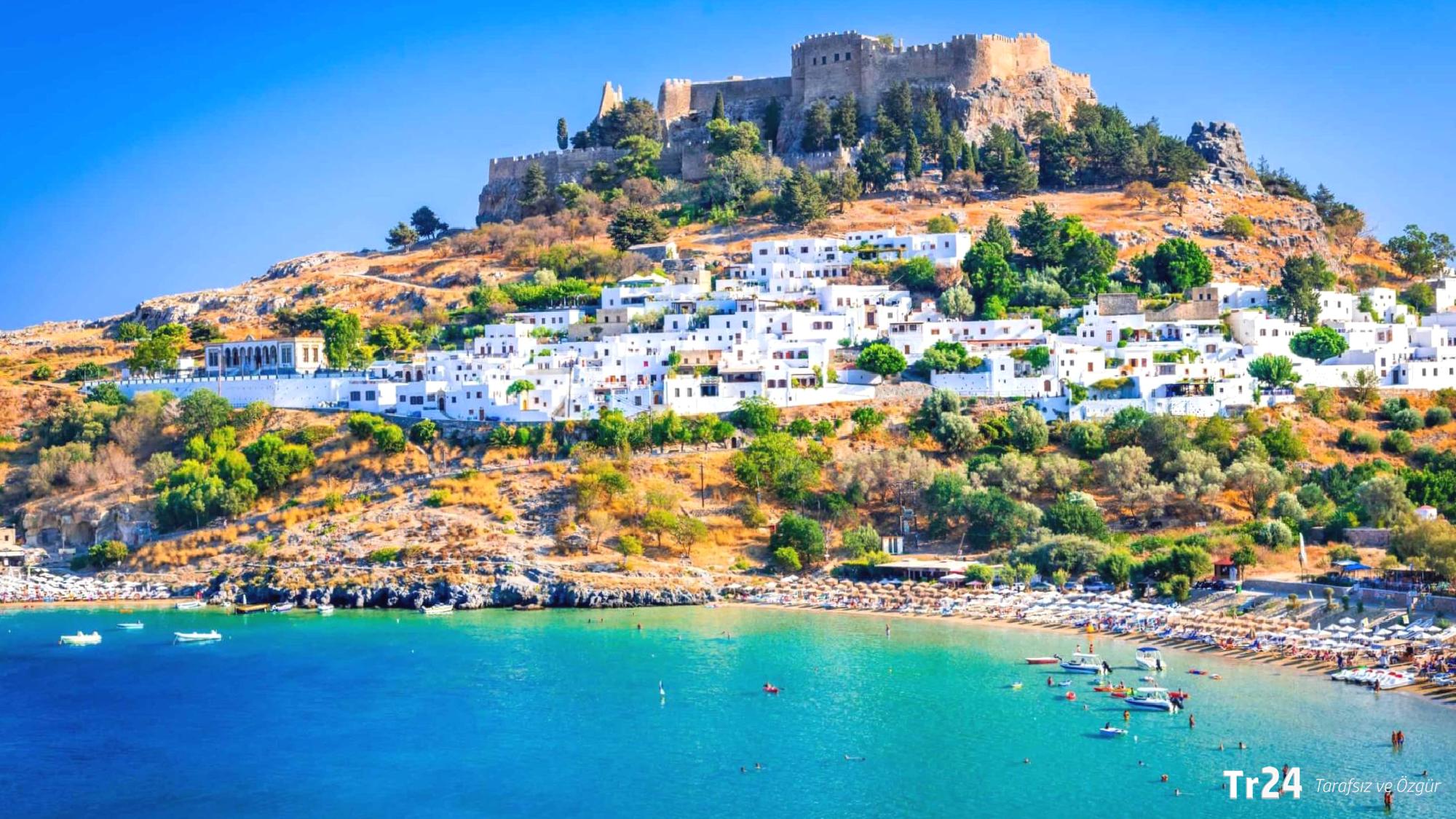 Hürriyet yazarı Erke: Yunan lokantacılar ve işletmeciler Türk turistten bıkmış, Rodos’ta bir restoranda azarlandık