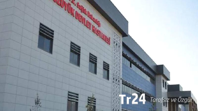 Bozüyük Devlet Hastanesi’nde hakkında soruşturma yürütülen beyin cerrahının, 455 sayfalık rapora rağmen göreve devam ettiği ortaya çıktı