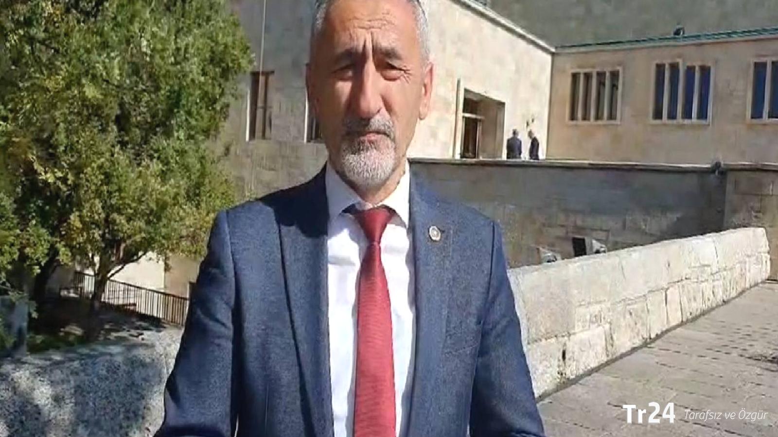 CHP’li Adıgüzel, tutuklu emekli Albay Özeller’i cezaevinde ziyaret etti: Halkı kin ve düşmanlığa sevk edeni arıyorsanız savcılarınıza bakın!