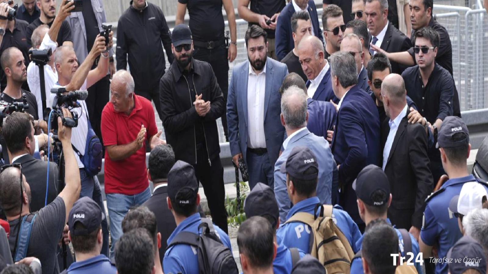 Murat Yetkin: Gürsel Tekin polisle girdiği binadan “Al polislerini git” diye çıkarılmış
