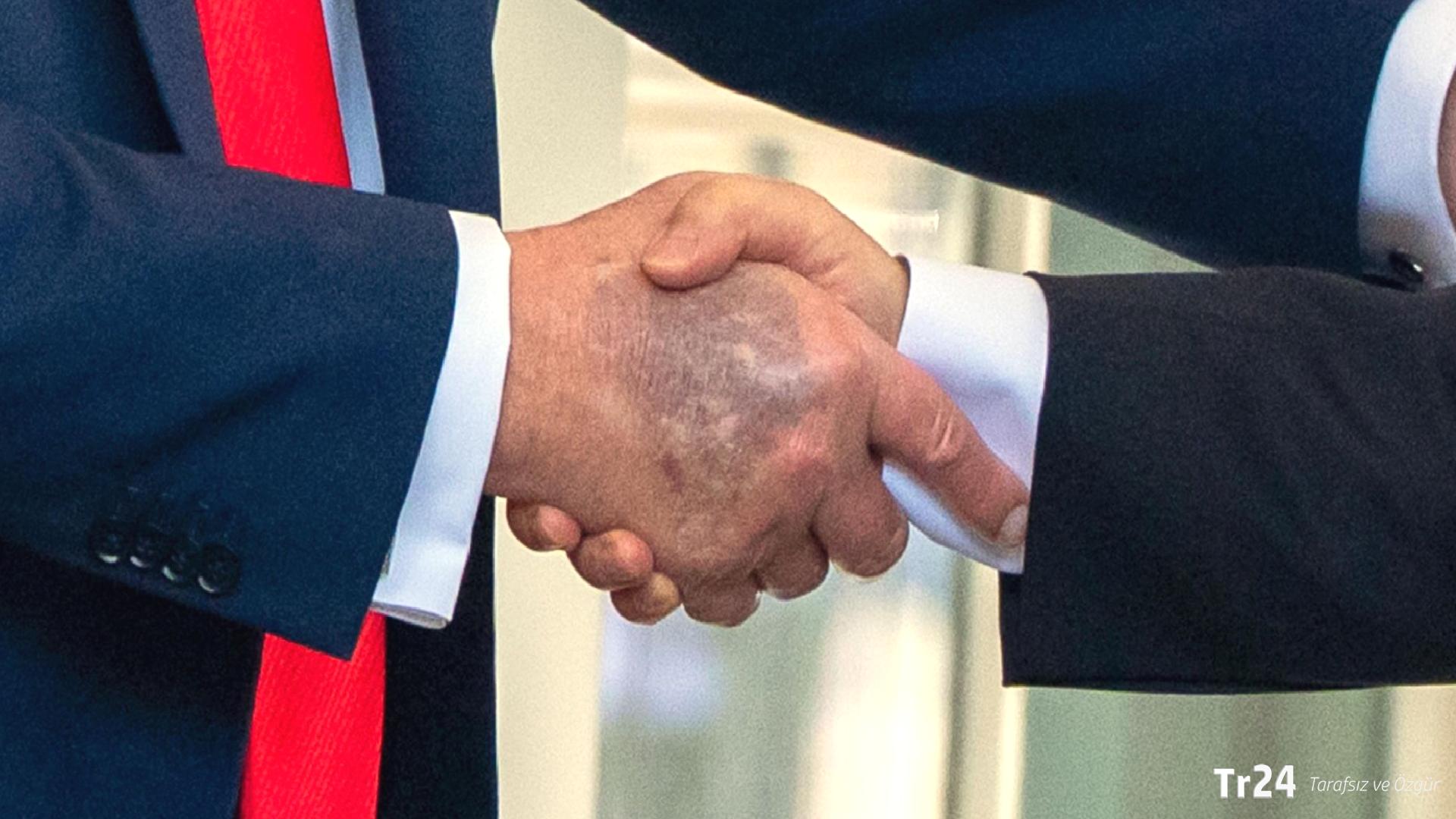 ‘Trump öldü’ haberi manşetlere taşındı, elindeki gizemli morluk ABD’yi karıştırdı: Canlı yayında gerçeği açıkladılar