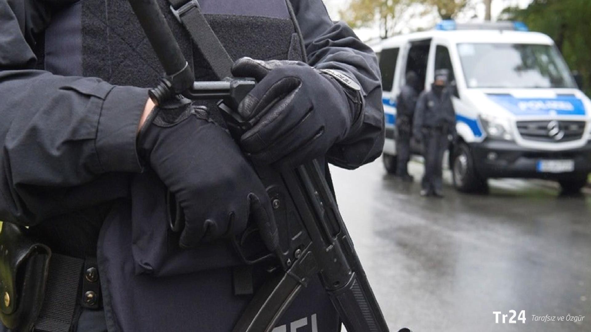 Almanya’da tatbikatta kaos: Polis, ‘gizli askeri tatbikattaki’ askeri vurdu