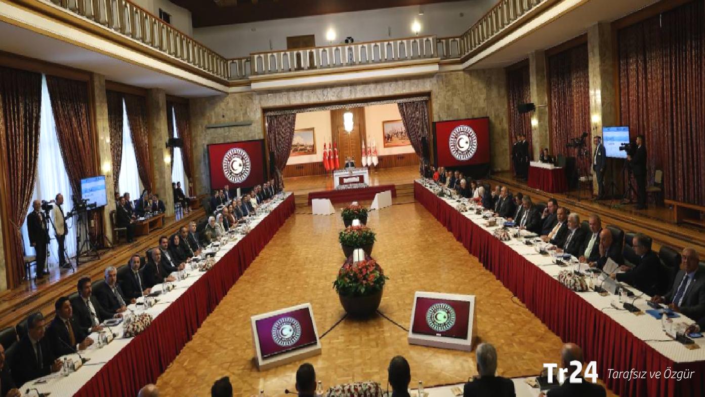 DEM Parti “Yasal düzenlemeye geçilsin” dedi, Kurtulmuş Suriye’yi işaret etti; “İktidar ‘bekleme’ kararı aldı” iddiası