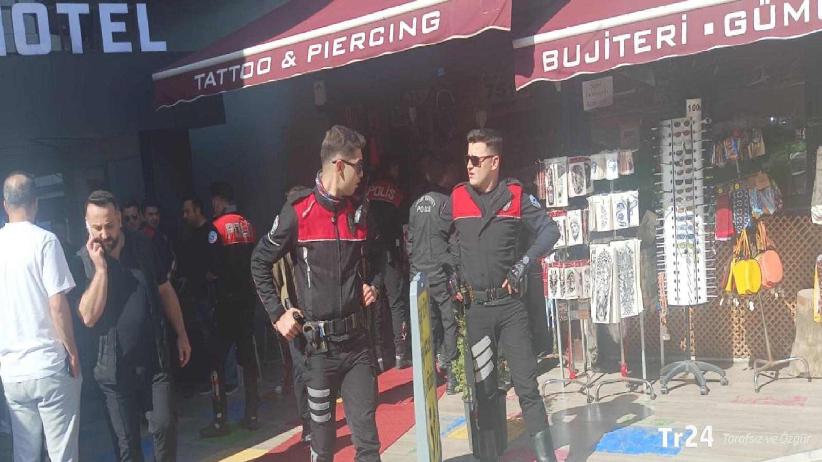 Müşteri kavgasında silahlar patladı: 4 yaralı