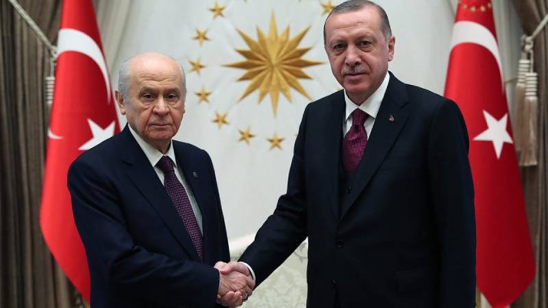 İmralı kulisleri: Oy kaygısı AKP’yi frenlerken, Bahçeli’nin baskısı ittifak içi tansiyonu yükseltiyor