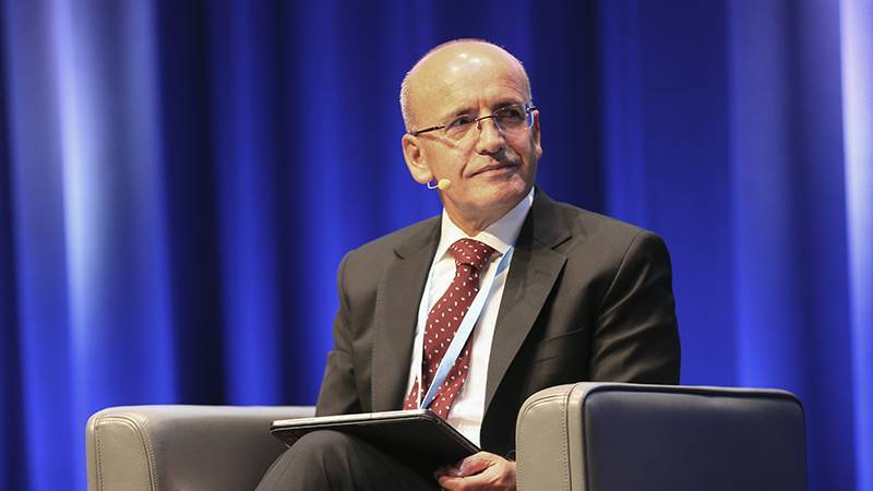 Bakan Şimşek: Zayıf seyreden emek yoğun sektörlere yönelik desteklerimizi artırarak sürdüreceğiz