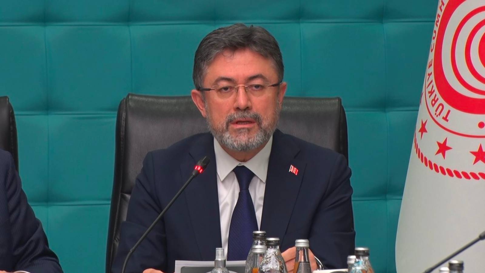 Bakan Yumaklı’dan Avrupa ve Türkiye’deki et fiyatları kıyaslamasına tepki: Elma ile armudu karşılaştıran bir yaklaşım var