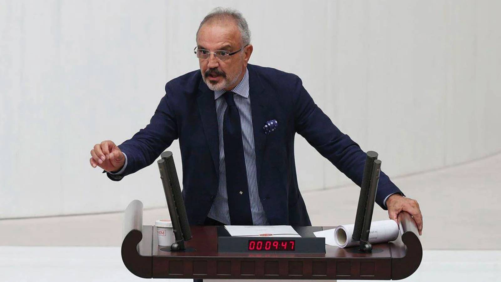 DEM Partili Sırrı Sakık: 499 milletvekili çift maaş alıyor