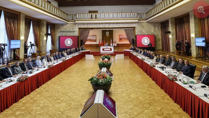 Deniz Zeyrek: AK Parti’nin komisyon raporunu bu kadar geciktirmesinin iki nedeni varmış…