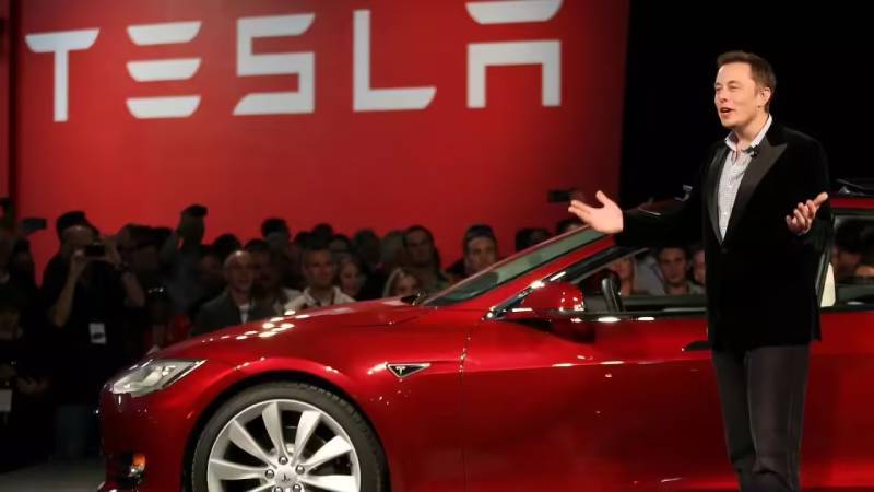 Elon Musk konuştu, Tesla hisseleri fırladı: 1 yıl sonra rekor kırdı