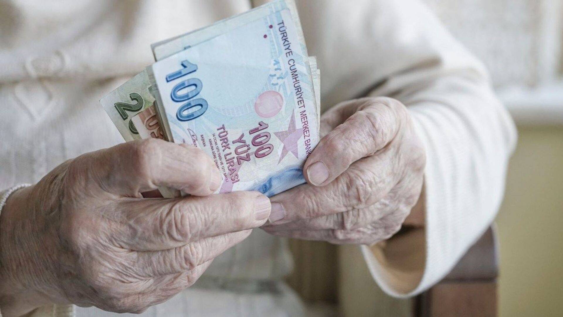 Kulis: Emekli aylıklarına asgari ücret düzenlemesi gelebilir; torba kanun da yolda
