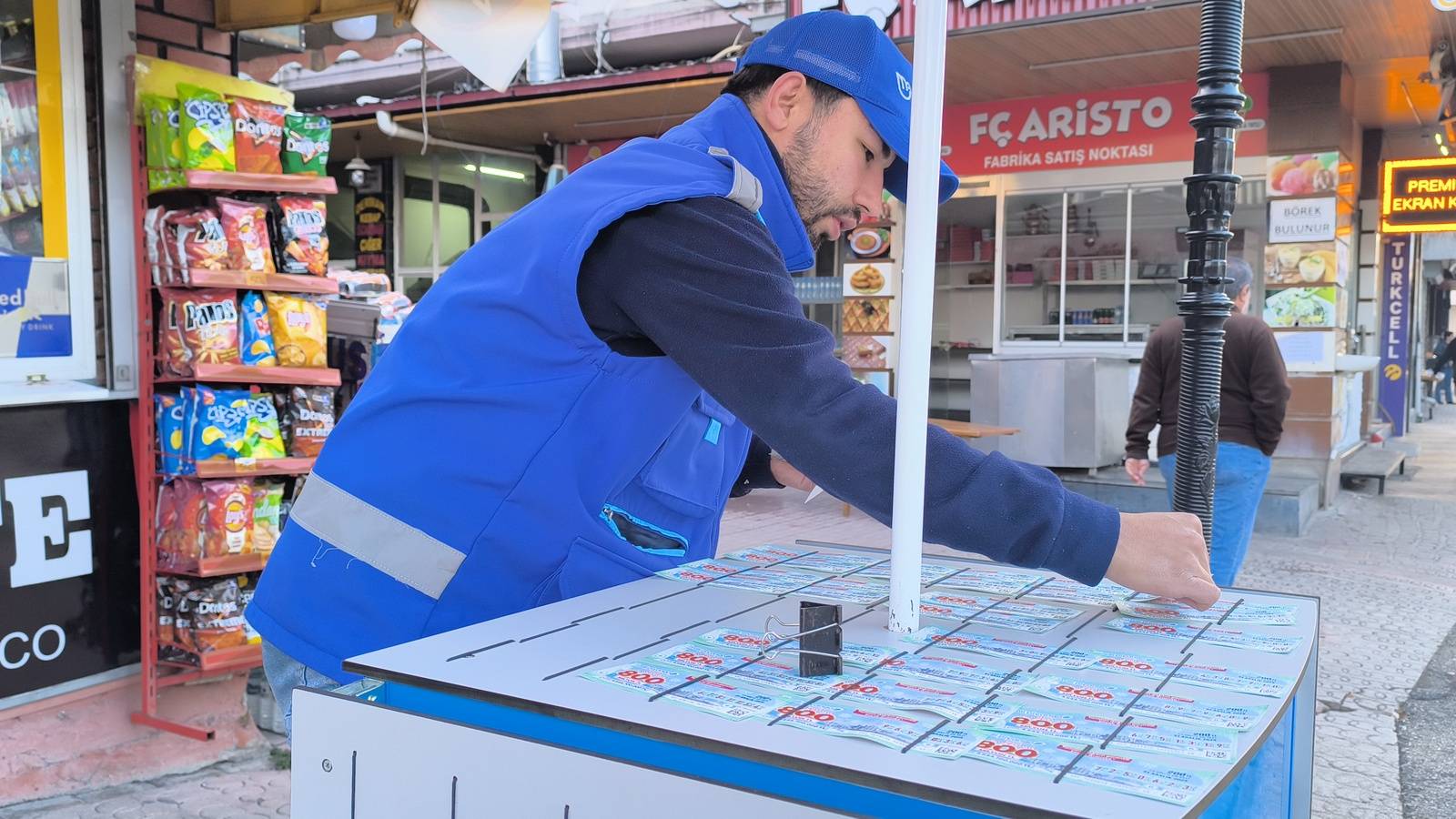 Millî Piyango satıcısı: Asgari ücretliler artık çeyrek bileti ortaklaşa alıyor