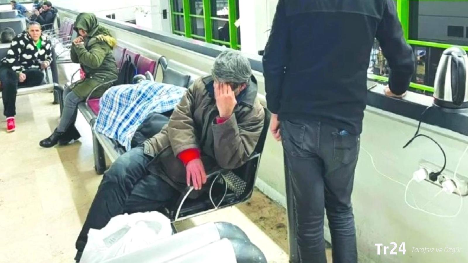 Yoksulluk arttı, vatandaşlar evsiz kaldı: Ucuz pansiyonlarda kalamayanlar otogarda konaklıyor!
