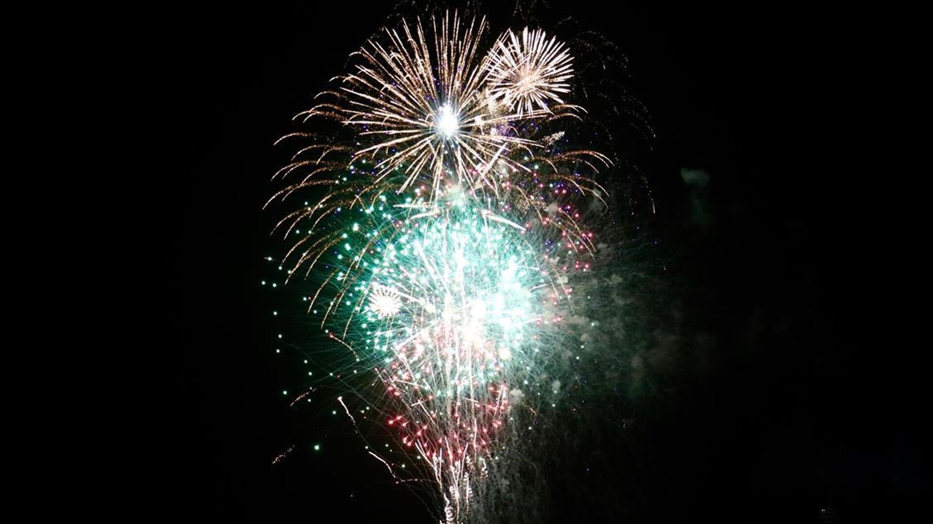 Avrupa’da yılbaşı ‘şiddetli’ geçti: Sayısız gözaltı, ölüm, yangın derken kaosun ardı arkası kesilmedi