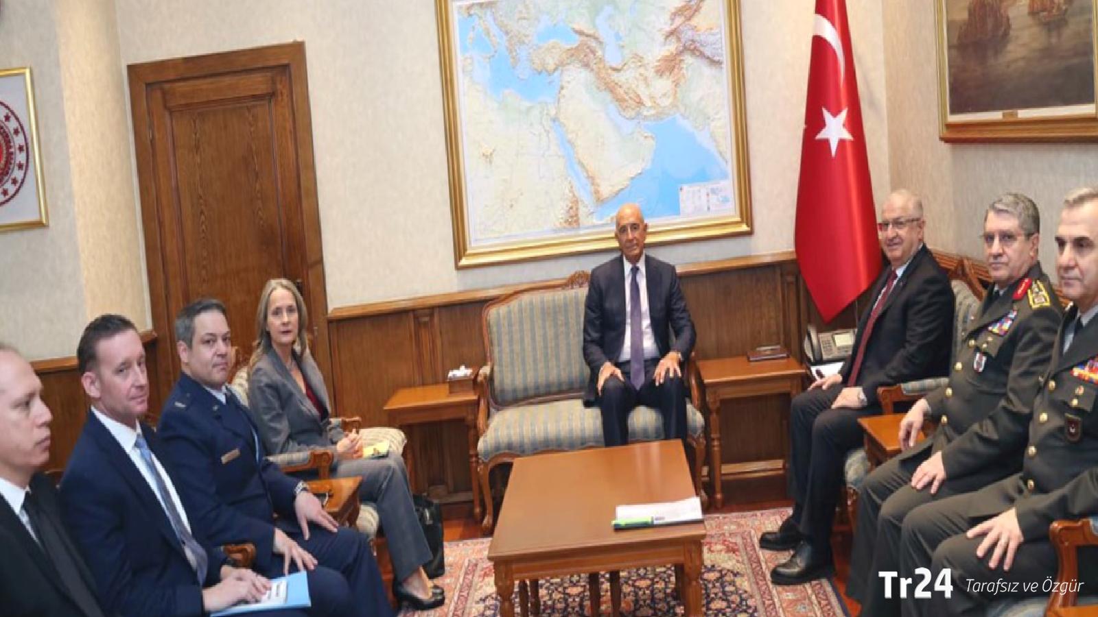 Barrack ile Bakan Güler’in oturma düzenine gelen eleştirilere Ahmet Hakan’dan tepki: MSB’nin bu tür görüşmelerde uygulaması buymuş