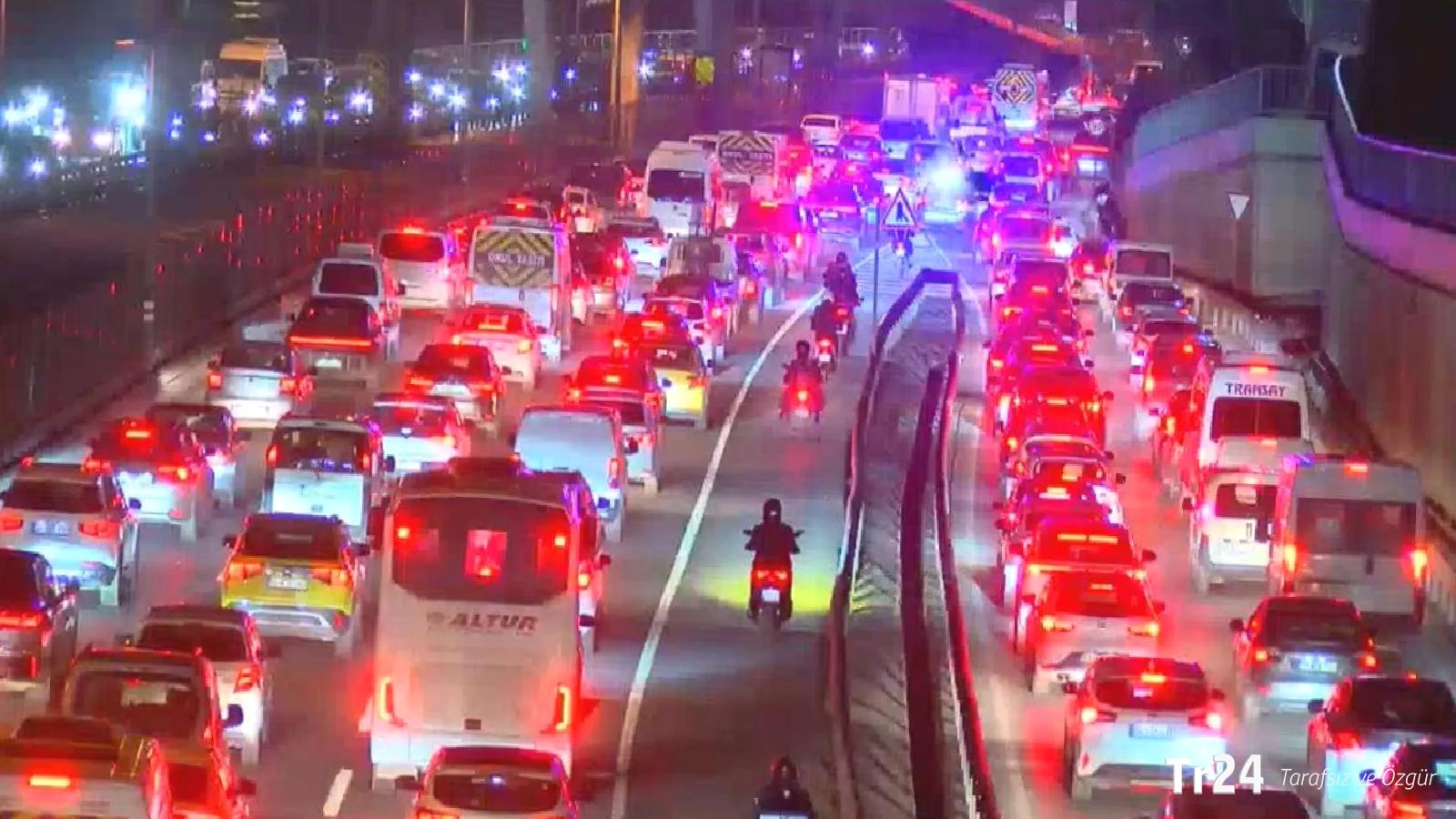 İstanbul’da akşam saatlerinde trafik yoğunluğu yüzde 85’e çıktı