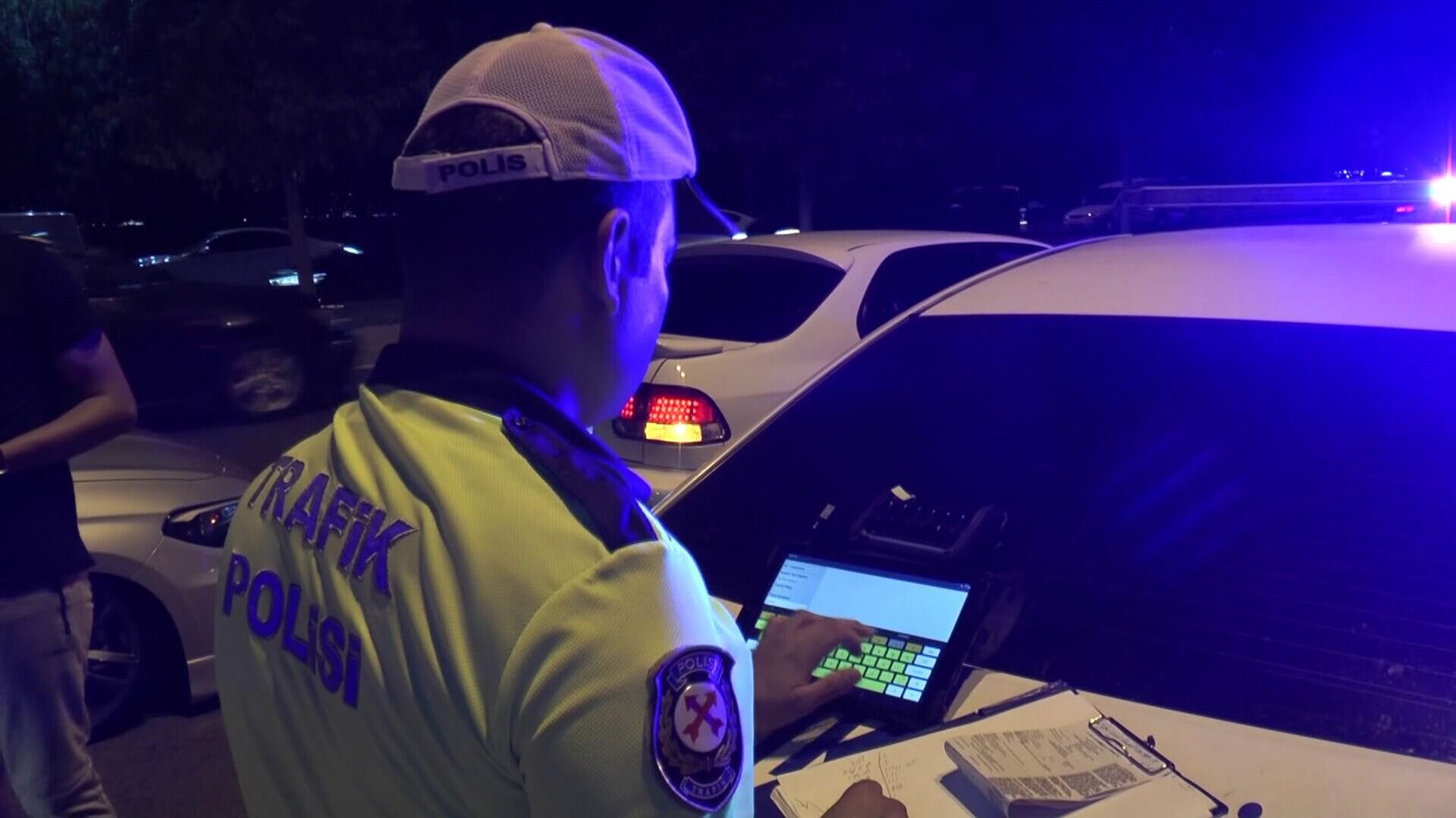 İzmir’de trafikte tartıştığı kişiye saldırmıştı: Ehliyetine 2045 yılına kadar el konuldu