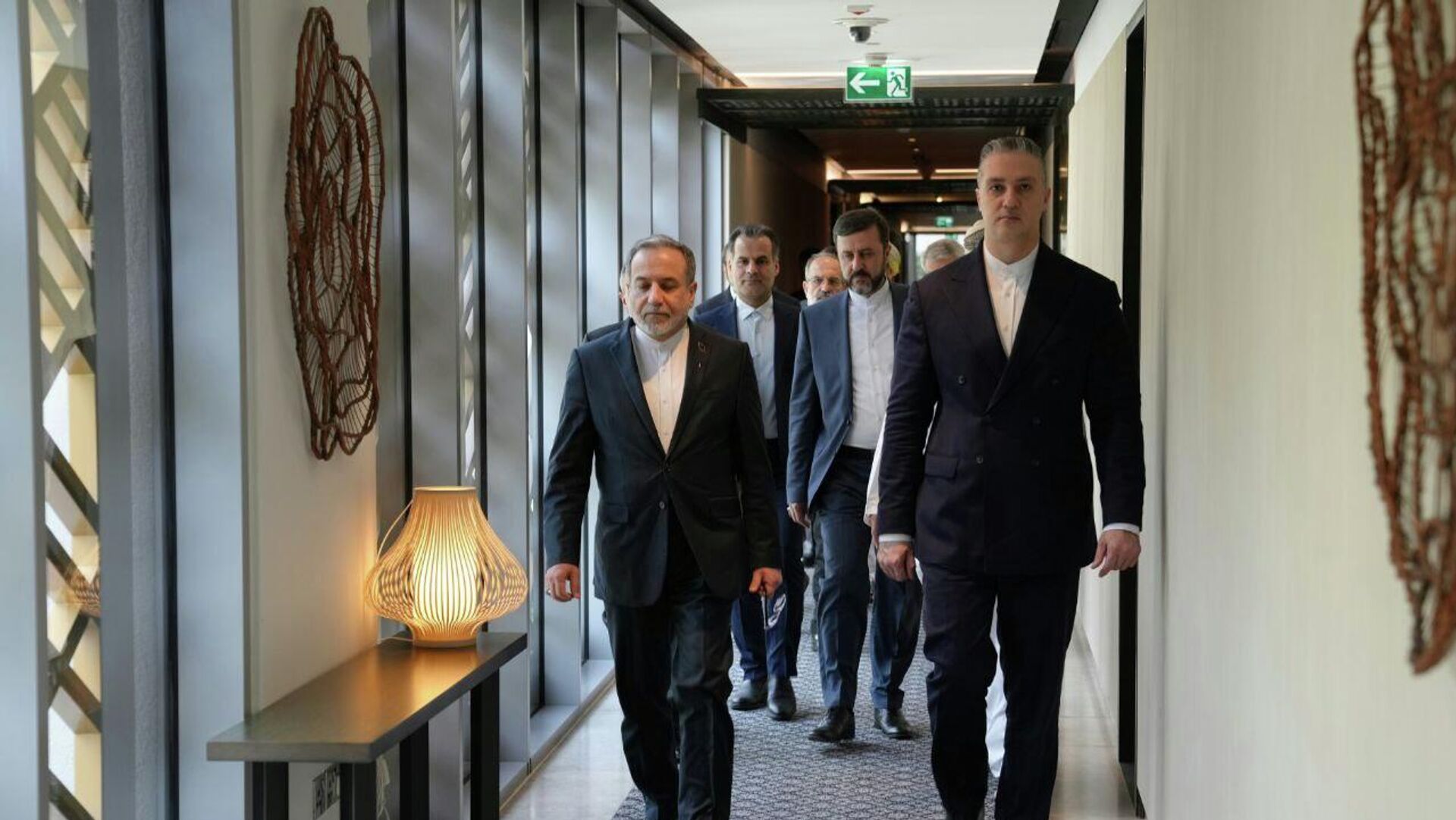 ABD-İran görüşmeleri şimdilik sona erdi: Umman’da hangi isimler vardı?