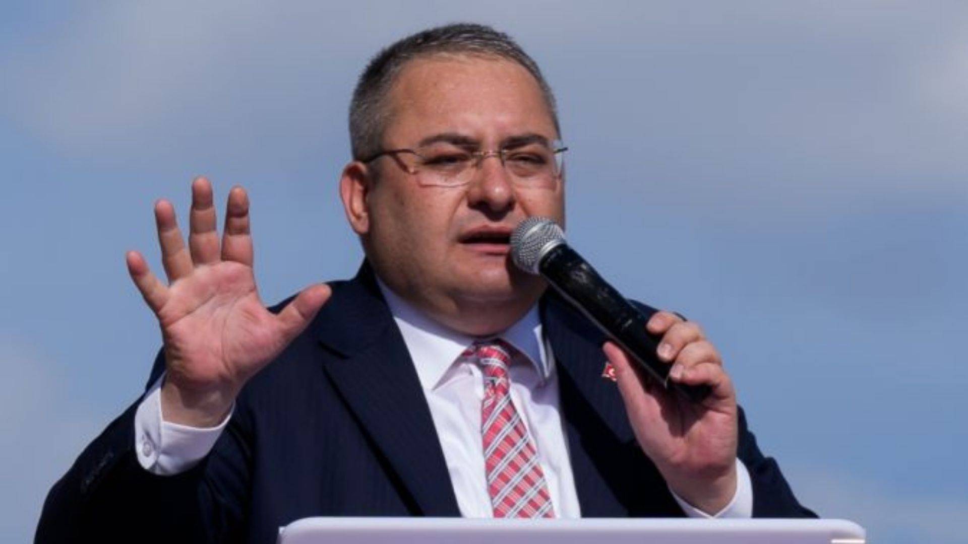 CHP İl Başkanı Erkol, Mesut Özarslan’ın istifasından önceki sözlerini aktardı: Başkanım, gözünün yağını yiyeyim; biz beraberiz, yol arkadaşıyız