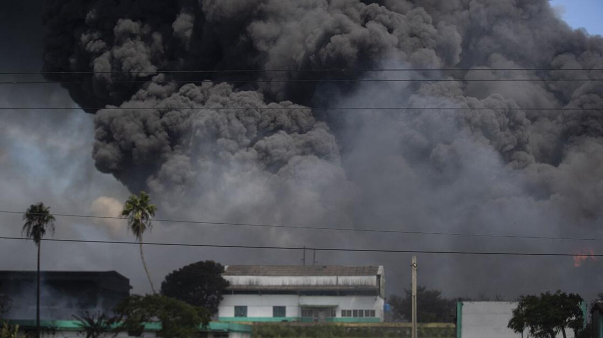 Küba’da krizi derinleştiren yangın: Petrol rafinerisi alevlere teslim