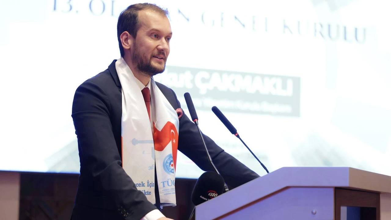 TÜGİAD Ankara’da Aykut Çakmaklı yeniden başkan seçildi