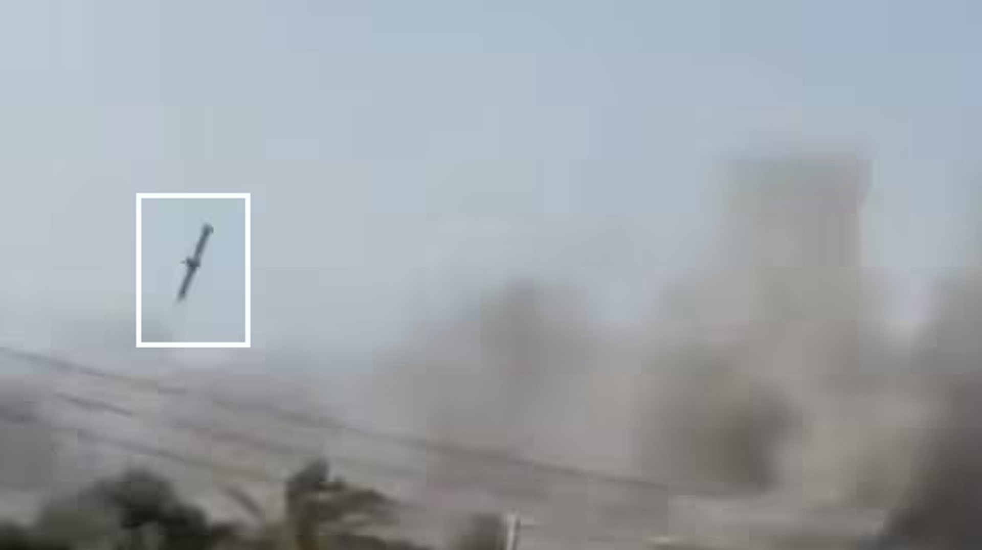 Amerikan basını: Video, İran’daki okul yakınındaki deniz üssünün ABD Tomahawk füzesiyle vurulduğunu gösteriyor olabilir