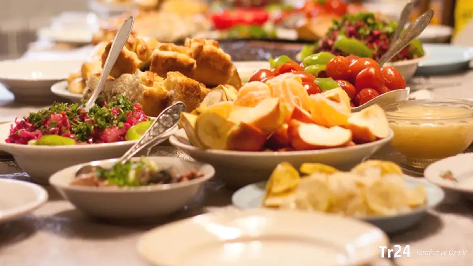 Eğitim Bir-Sen’den öğretmenlere AKP iftarı daveti