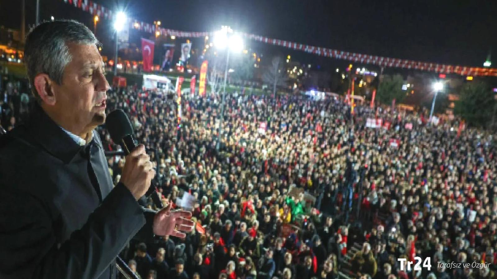 Fatih Altaylı: Özgür Özel sıkılmış ve mitinglerdeki tutumu bile mekanik hale gelmiş; artık tempoyu biraz düşürmenin zamanı