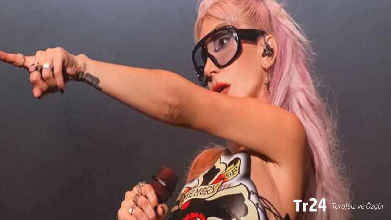 Hande Yener’e “zıplamayan Tayyipçi” sloganı soruşturması