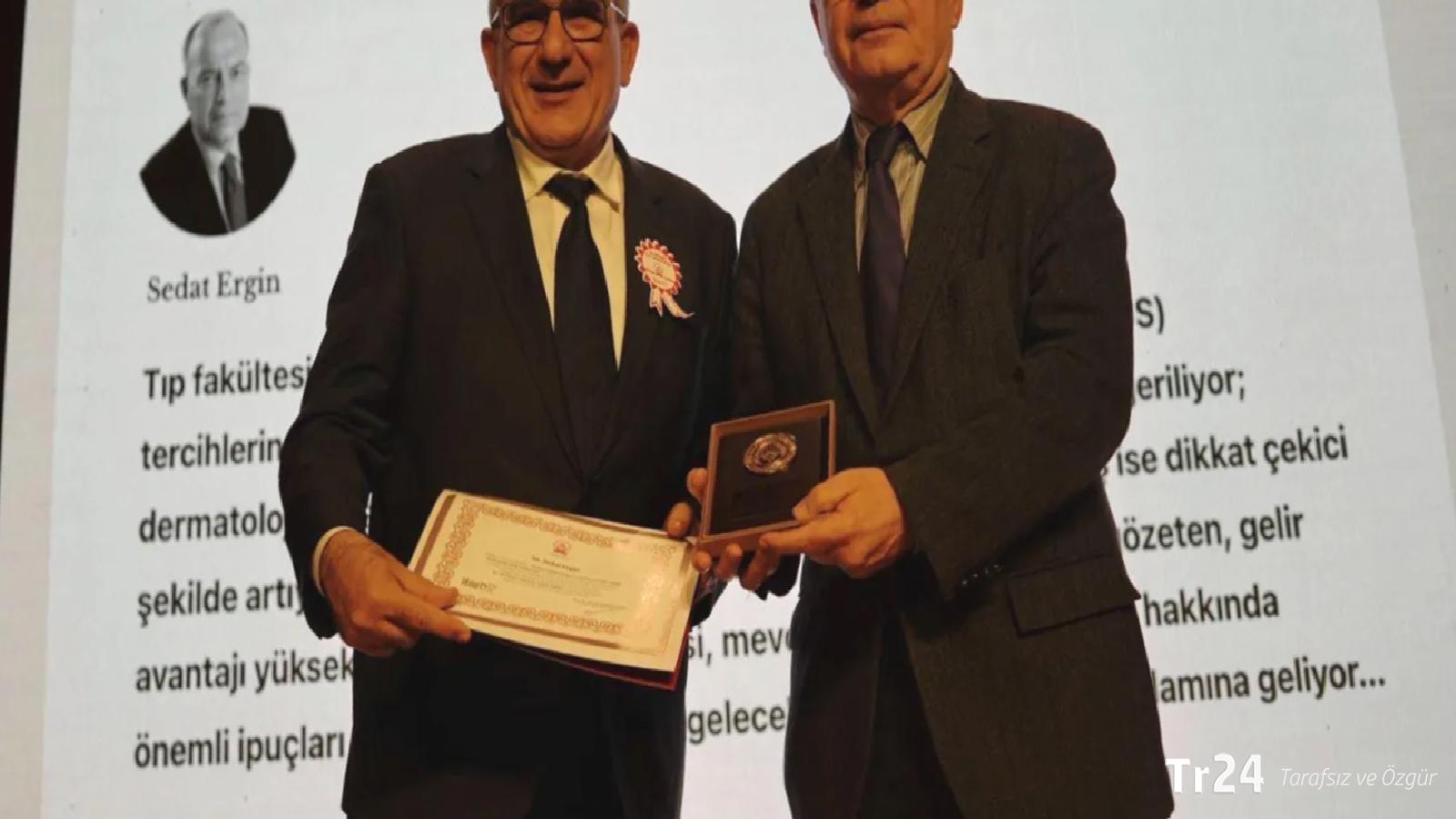İstanbul Tabip Odası’nın “Sağlık Yazısı” ödülü Sedat Ergin’e verildi